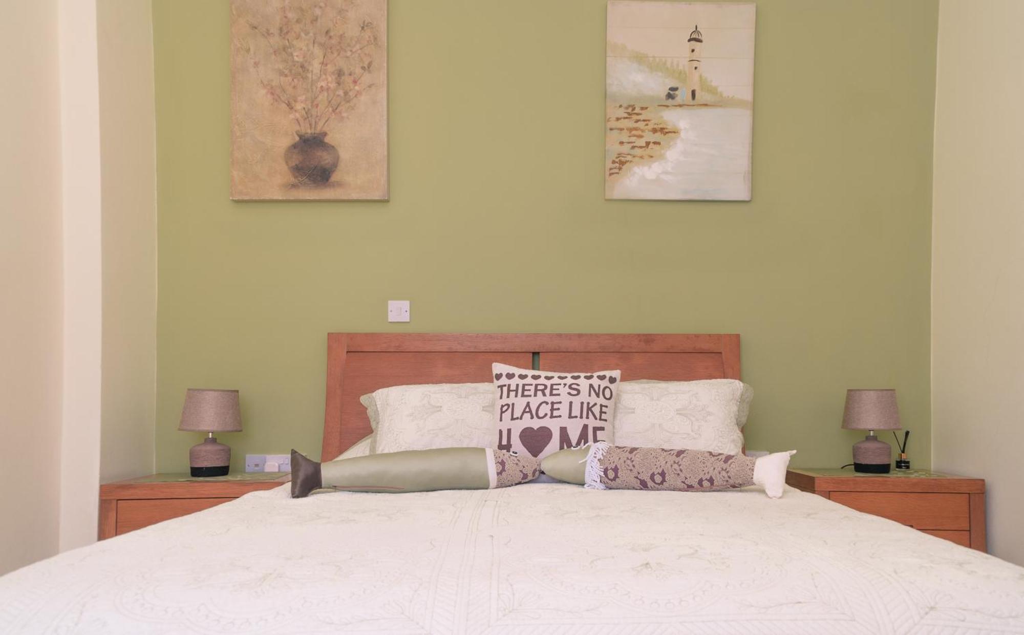 Cozy 1 Bedroom Apartment In Walking Distance To The Municipal Beach パ フォス エクステリア 写真